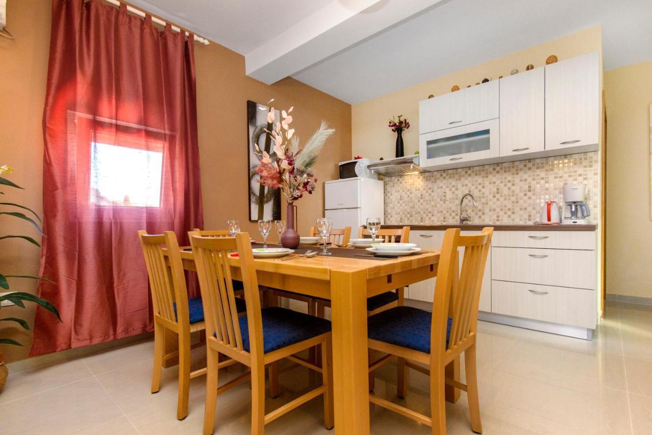 Apartmani Nikolina Seaview Šibenik Buitenkant foto
