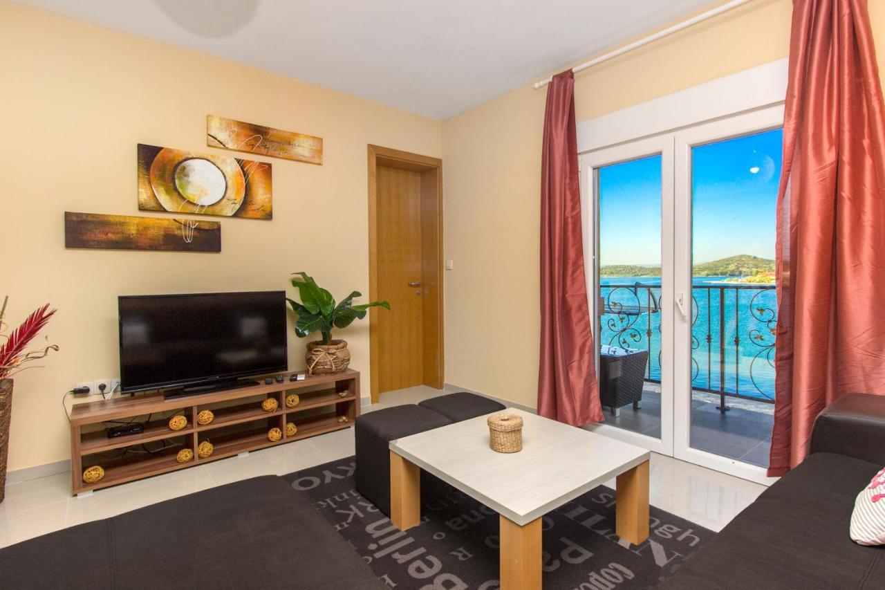 Apartmani Nikolina Seaview Šibenik Buitenkant foto