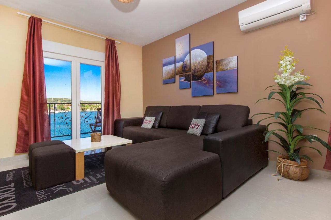 Apartmani Nikolina Seaview Šibenik Buitenkant foto